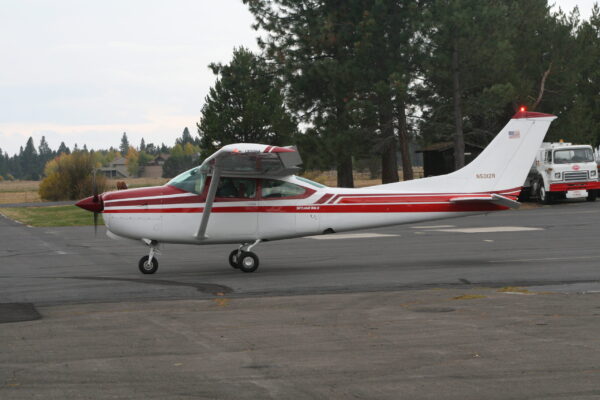1979 Cessna 182 RG taxiing Peyton, CO